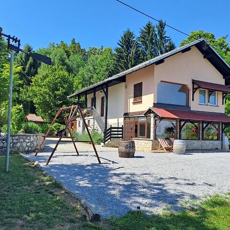 Pocitniska Hisa Parkfield Dragovan Metlika Bagian luar foto