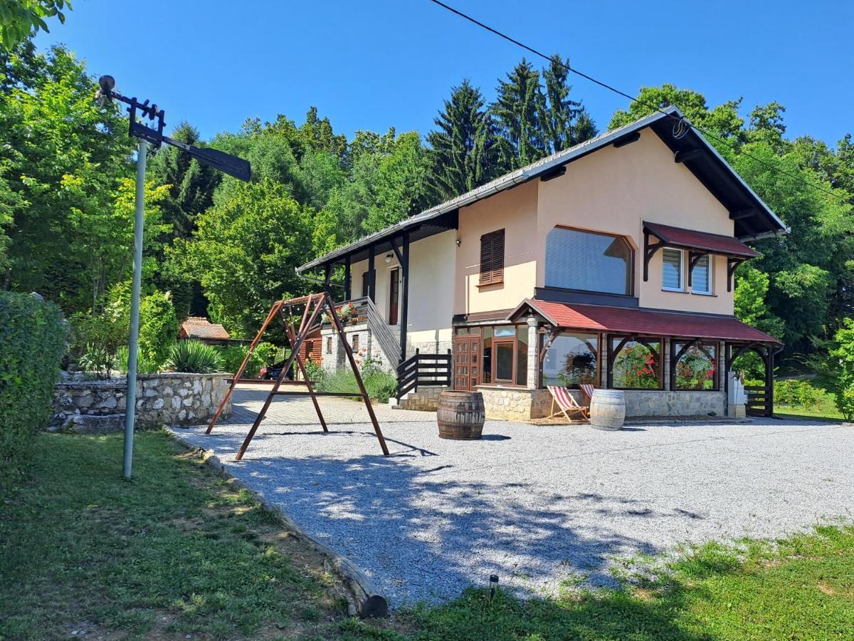 Pocitniska Hisa Parkfield Dragovan Metlika Bagian luar foto